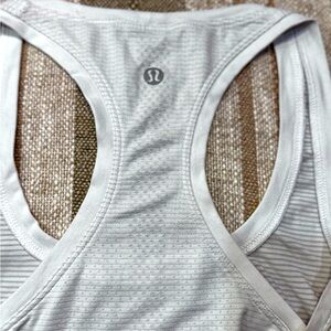 Lululemon workout top! Size 8
